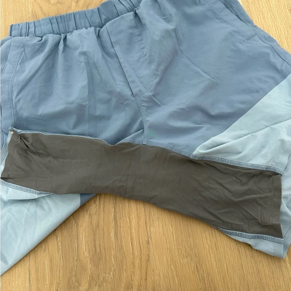 Lululemon Men's Blue Athletic Shorts Mesh Lined Train to Beach Swim Run Gym 7”